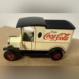 Vintage Matchbox Models of Yesteryear 1912 Ford Model T delivery truck 1978